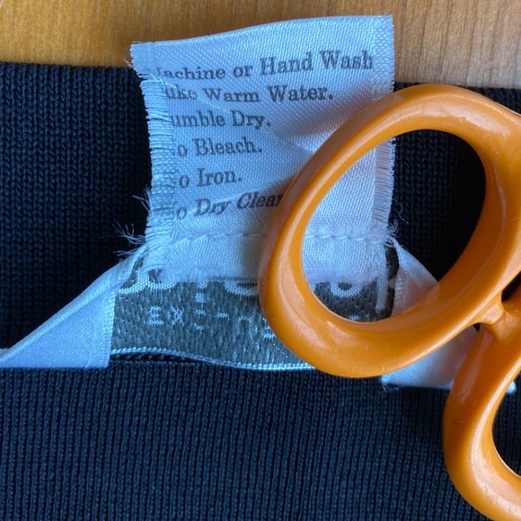 Exclusively Misook Size Small Knit Pull On Skirt Black - Picture 13 of 13